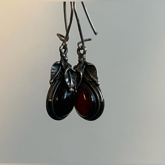Red garnet earrings - Picture 2 of 9